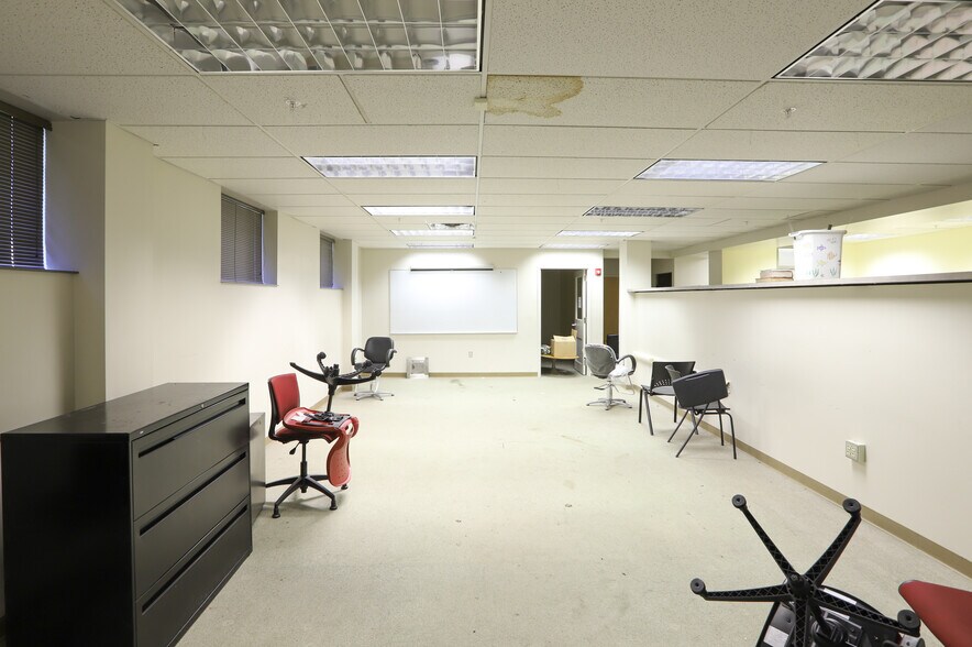 More Photos Of 184 Salem Ave, Dayton Office Residential For Lease