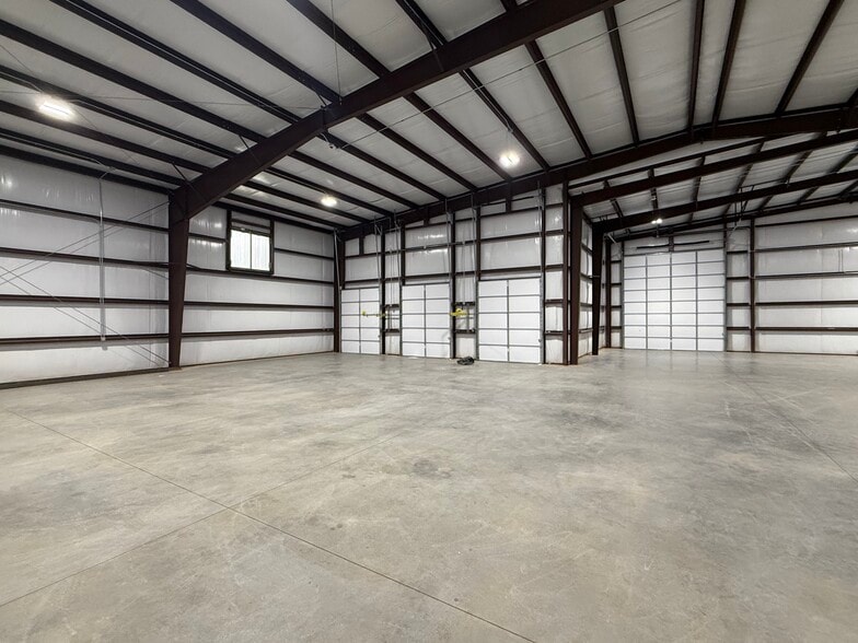 More Photos Of 595 Kawneer dr, Springdale Warehouse For Sale