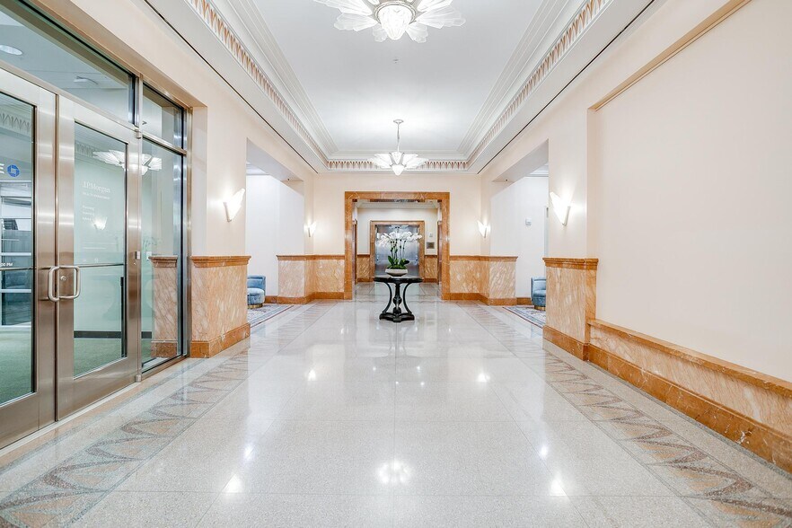 More Photos Of 420 Throckmorton St, Fort Worth Office For Lease