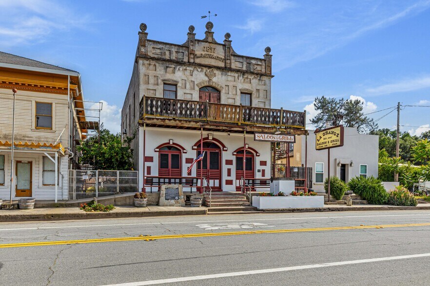 More Photos Of 30048 Yosemite Blvd, La Grange Bar For Sale