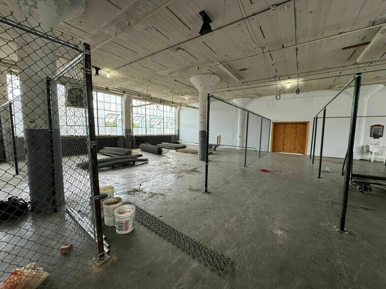 More Photos Of 13000 Athens Ave, Lakewood Warehouse For Lease