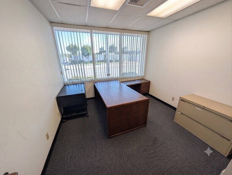 More Photos Of 17421 Irvine Blvd, Tustin Office For Lease