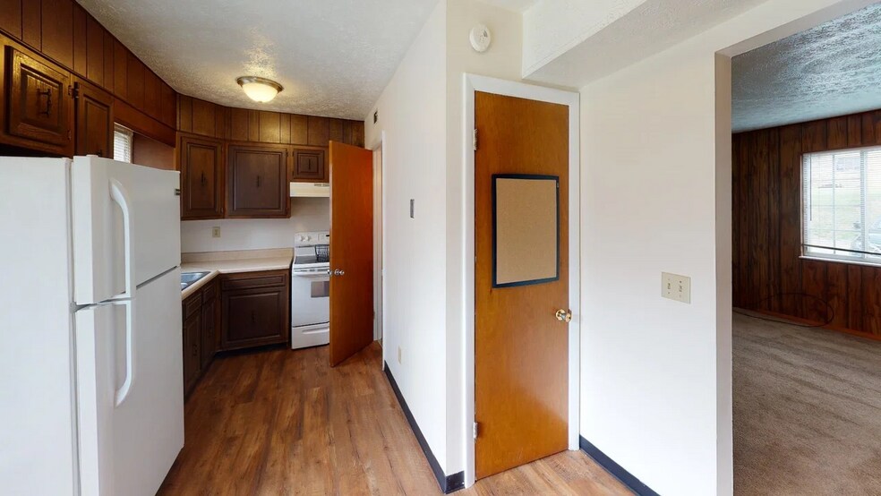 More Photos Of 5031 W Pea Ridge Rd, Huntington Apartments For Sale
