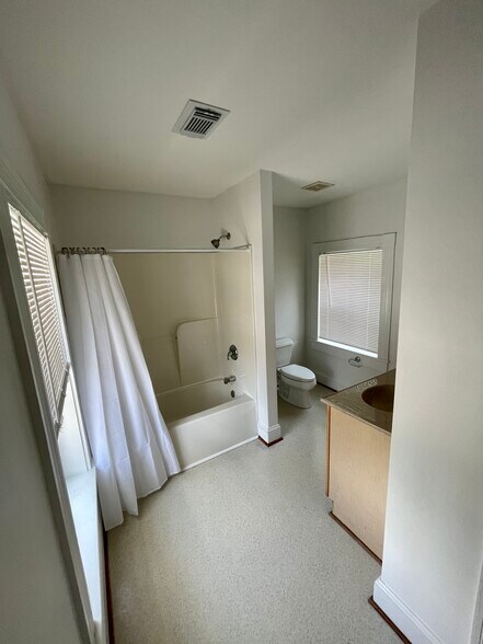 More Photos Of 506 E Liberty St, Charles Town Apartments For Sale