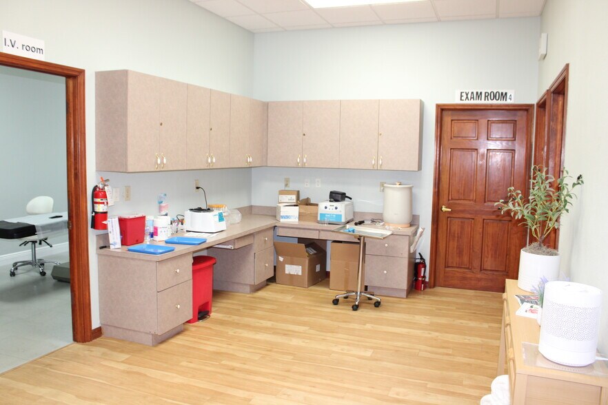 More Photos Of 2831 Alternate 19, Palm Harbor Office For Lease