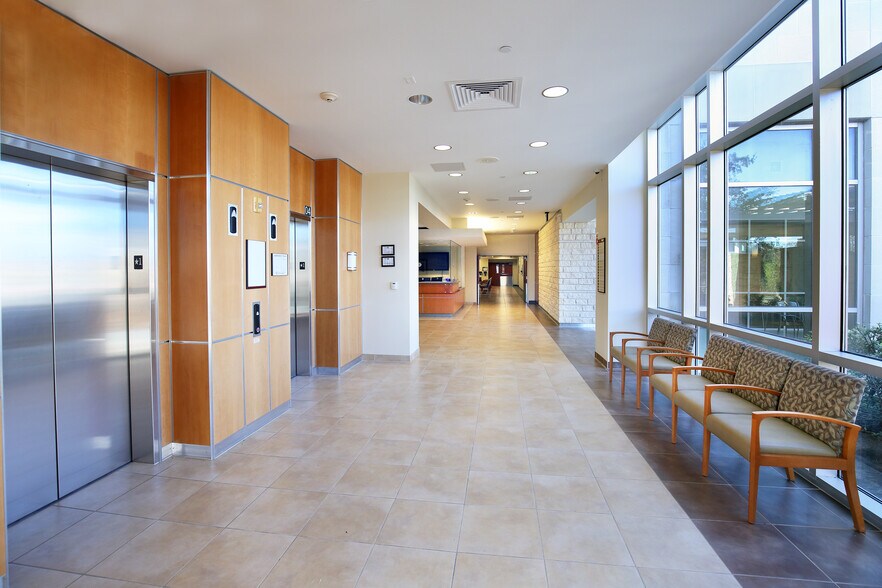 More Photos Of 1905 Doctors Hospital Dr, Bridgeport Healthcare For Sale