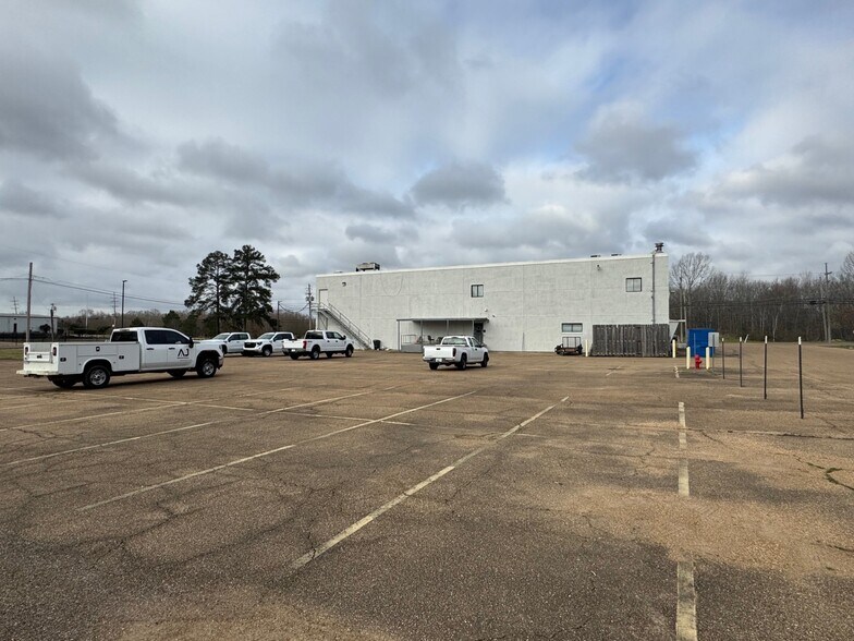 More Photos Of 4400 Mangum Dr, Flowood Office For Lease