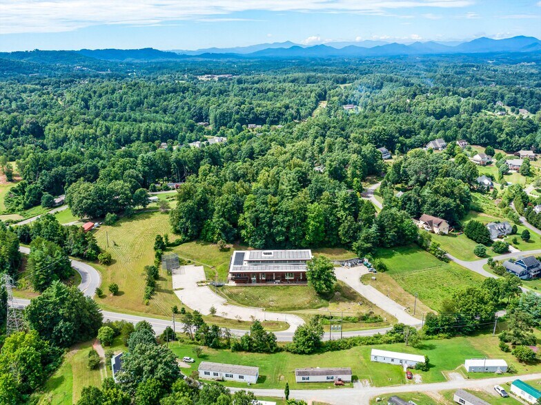 More Photos Of 76 Jupiter Rd, Weaverville Manufacturing For Lease