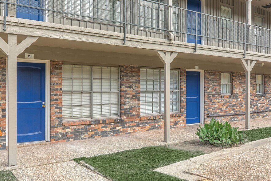 More Photos Of 6768 Renwick Dr, Houston Apartments For Sale