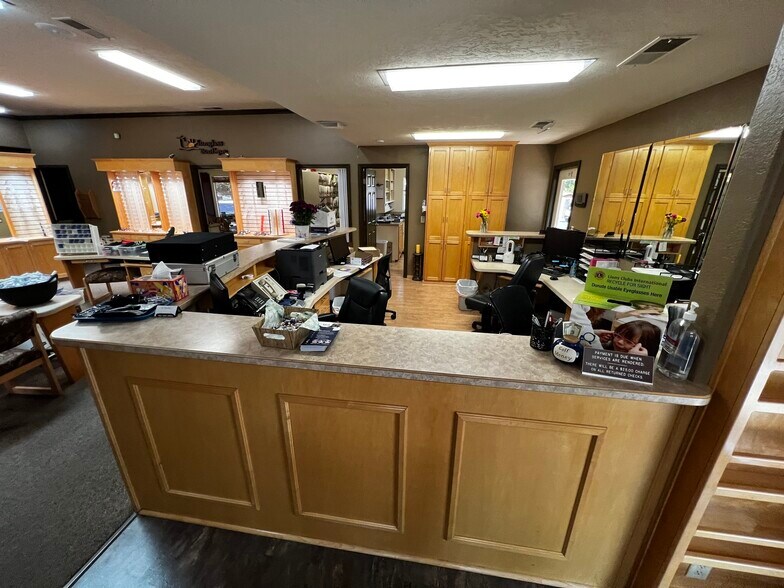 More Photos Of 3753 Churn Creek Rd, Redding Office For Sale