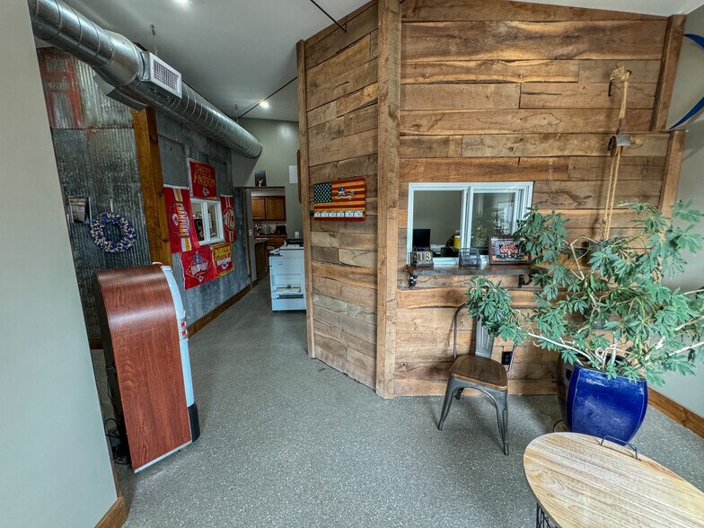 More Photos Of 17230-17232 Bel-Ray Pl, Belton Warehouse For Sale