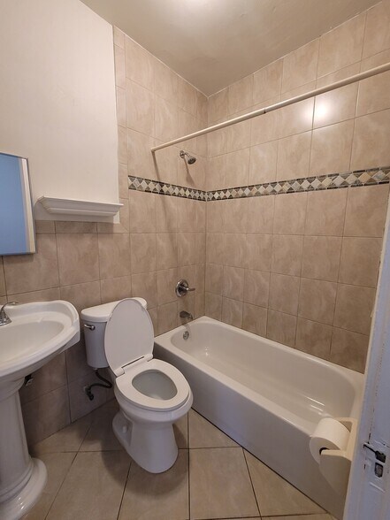 More Photos Of 206 S 15th Ave, Hollywood Apartments For Sale