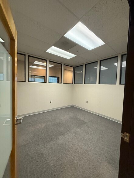 More Photos Of 180 W Magee Rd, Tucson Medical For Lease