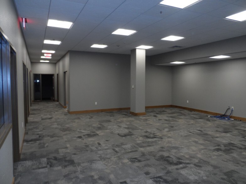 More Photos Of 100 W Broadway Ave, Bismarck Medical For Lease