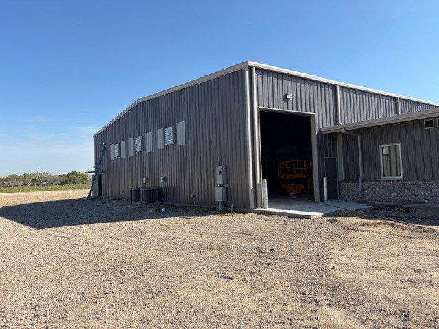 More Photos Of 1534 US-190, Port Allen Industrial For Lease
