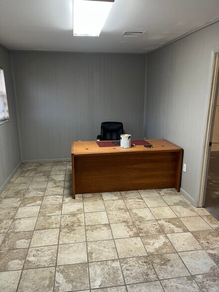 More Photos Of 1209 SE 10th St, Cape Coral Warehouse For Lease