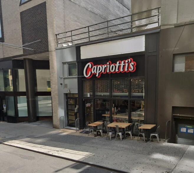 More Photos Of 300 E 61st St, New York Apartments For Lease