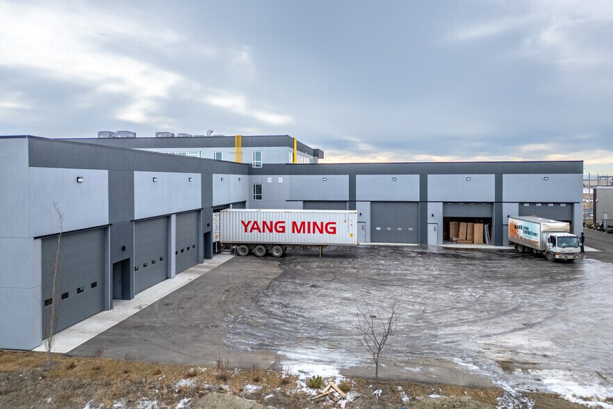 More Photos Of 4070 108 Av NE, Calgary Service For Sale