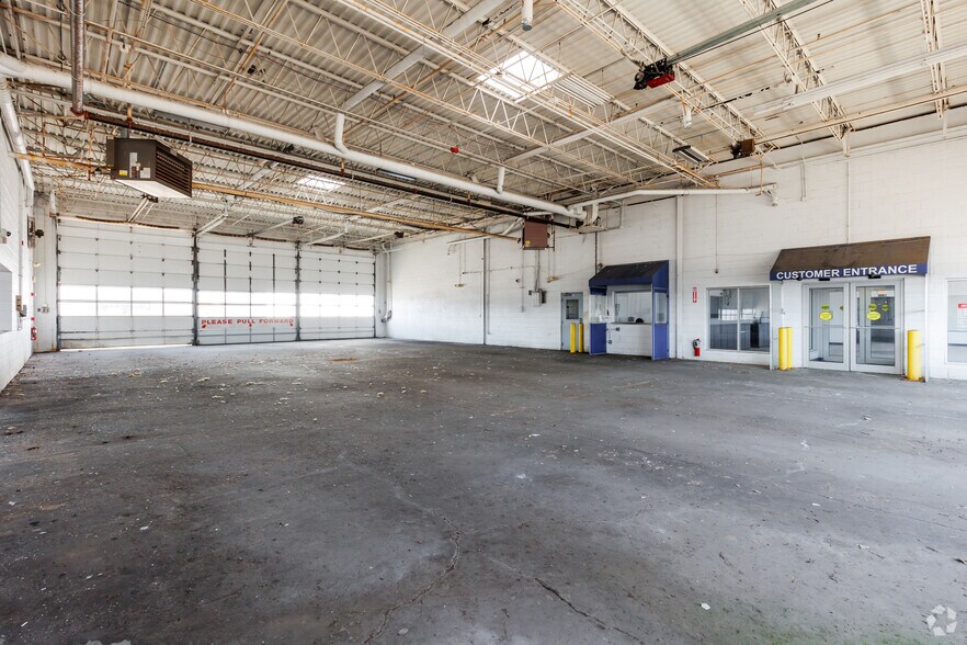 More Photos Of 4000 N Mannheim Rd, Franklin Park Auto Dealership For Sale