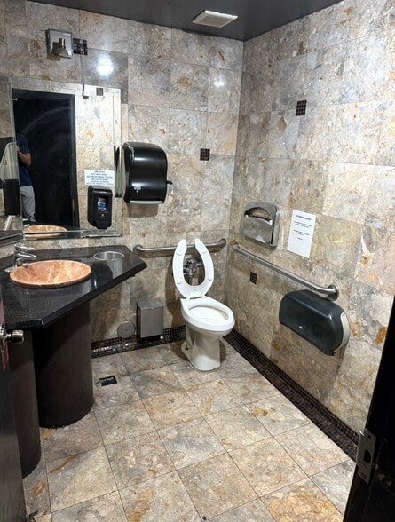 More Photos Of 4516 N 19th Ave, Phoenix Bar For Sale