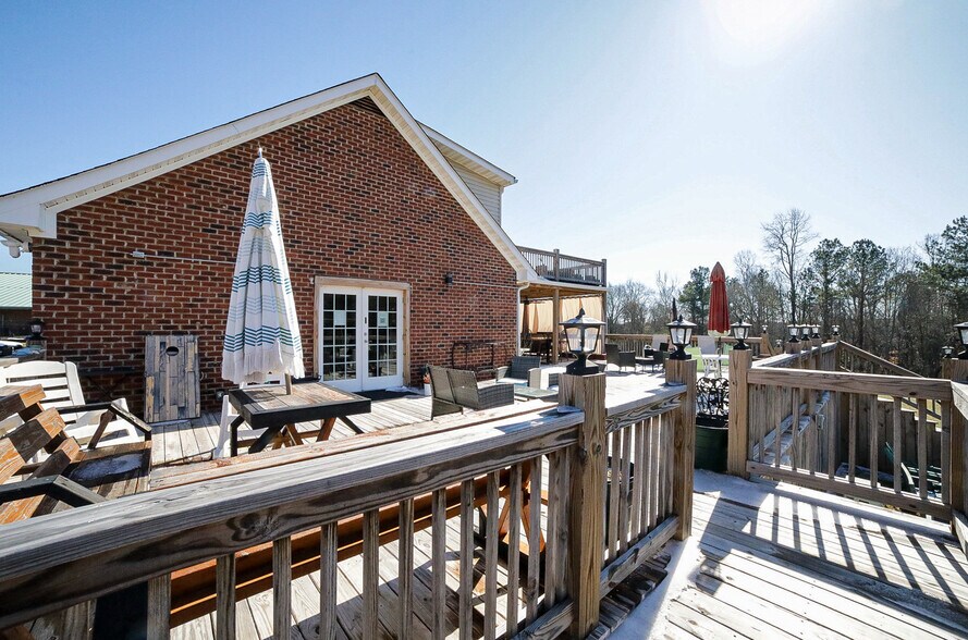 More Photos Of 9 Callaway Dr, Crawford Restaurant For Sale