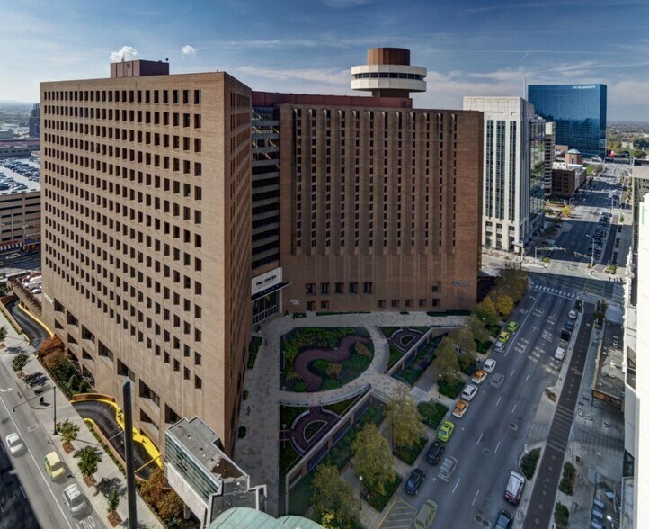 More Photos Of 101-115 W Washington St, Indianapolis Office For Lease