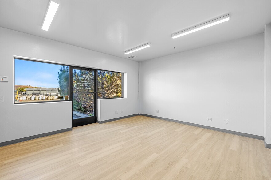 More Photos Of 5280 E Gibson Ave, Flagstaff Warehouse For Lease