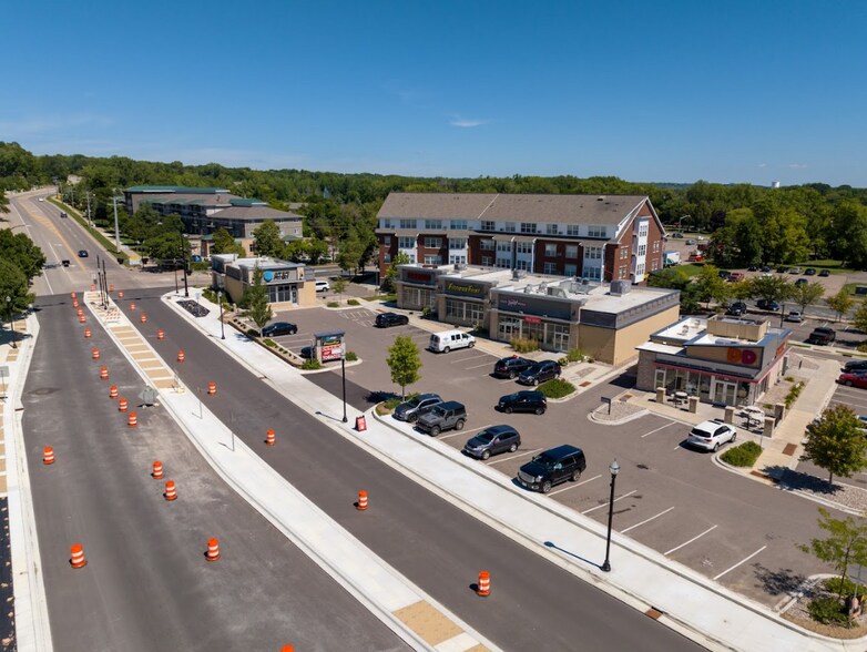More Photos Of 722 N Chestnut St, Chaska Storefront For Lease