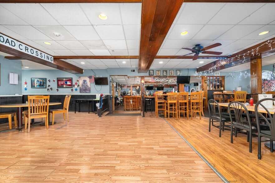 More Photos Of 1 Wall St, Cromwell Restaurant For Sale