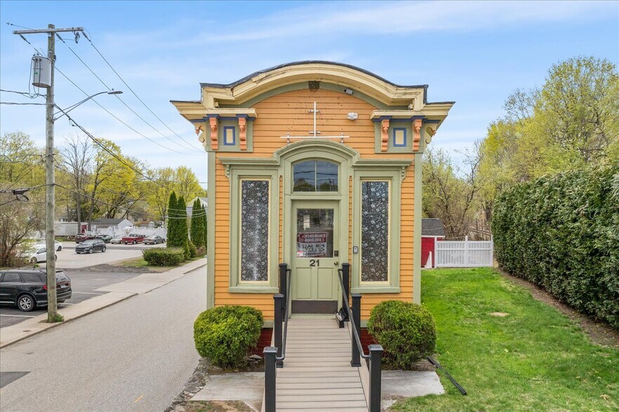 More Photos Of 21 Furnace St, Danielson Storefront For Sale