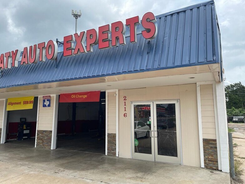 More Photos Of 2116 Fry Rd, Houston Auto Repair For Lease