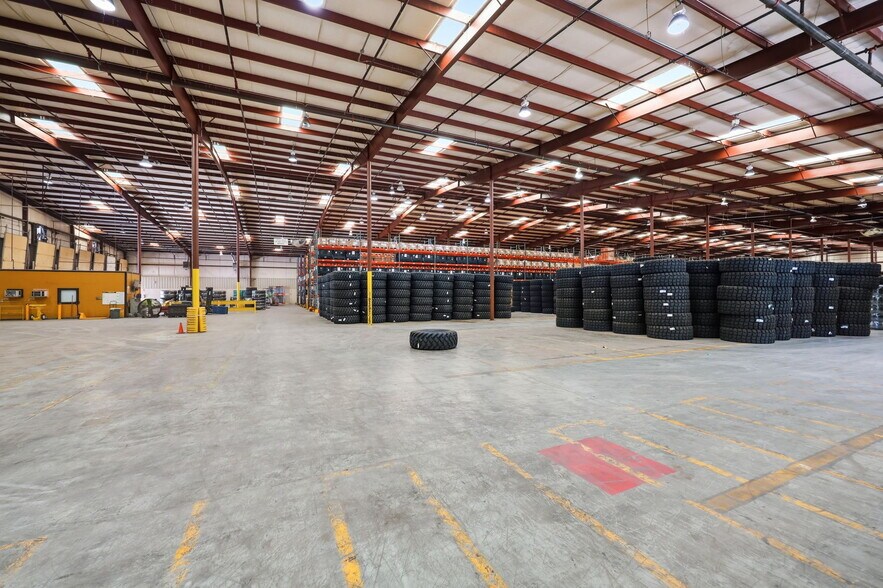 More Photos Of 1526 S Brightleaf Blvd, Smithfield Warehouse For Lease