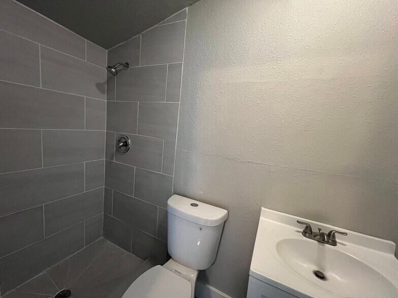 More Photos Of 101 Stanley Ct, San Antonio Multifamily For Sale