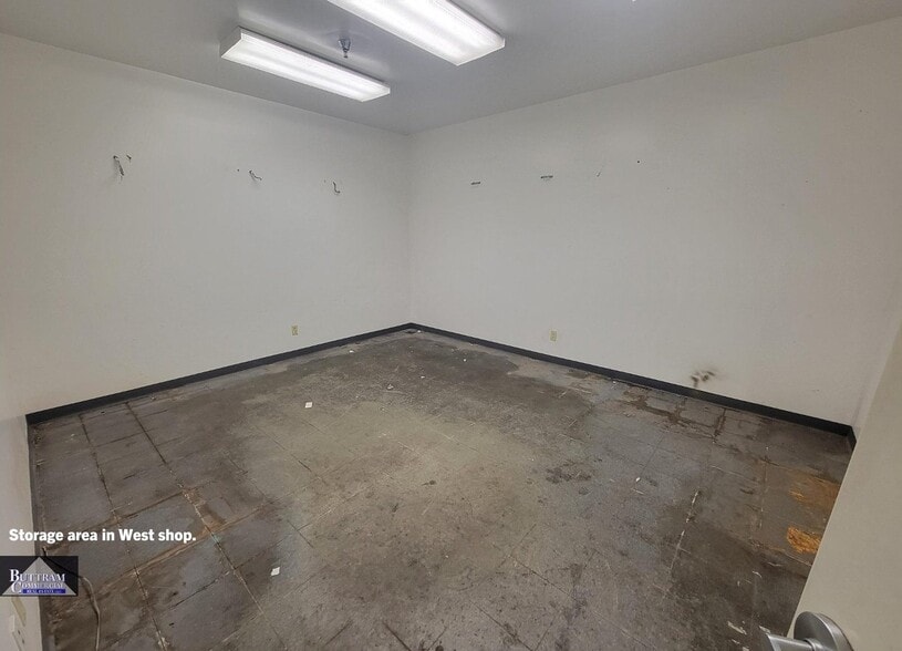 More Photos Of 3530 Industrial Ave, Joplin Warehouse For Lease