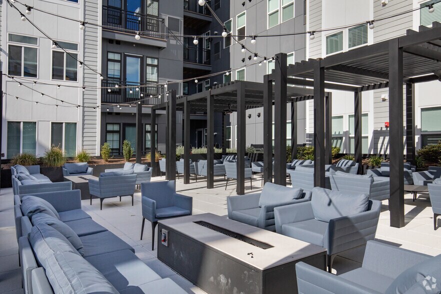 More Photos Of Union Ave @ Hawkins Ave, Ronkonkoma Unknown For Lease