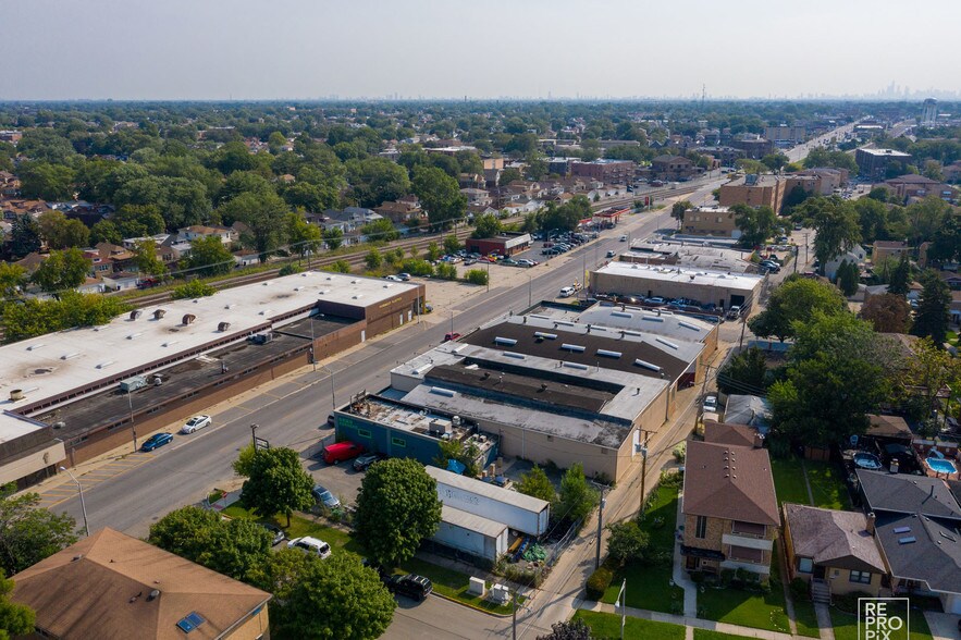 More Photos Of 7829-7839 W Grand Ave, Elmwood Park Warehouse For Sale