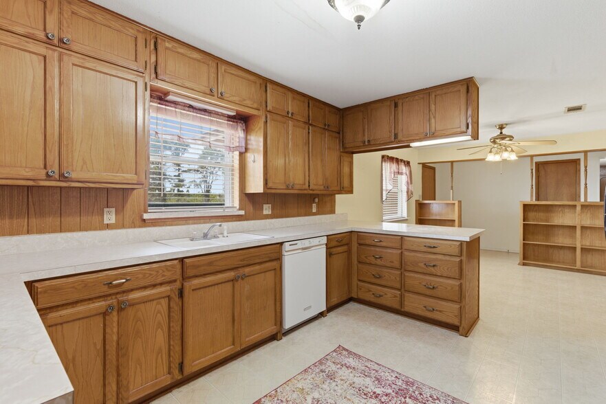 More Photos Of 3523 E Highway 199, Springtown Office For Sale