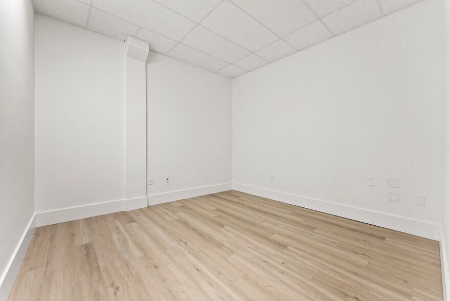 More Photos Of 2000 N Federal Hwy, Delray Beach General Retail For Lease