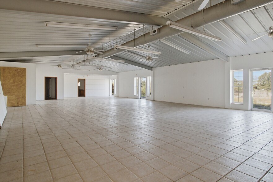 More Photos Of 1398 S Valley Rd, West Plains General Retail For Sale