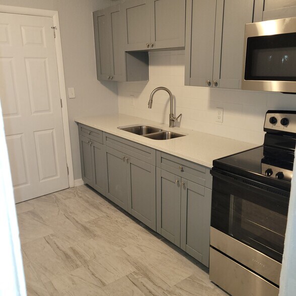 More Photos Of 619 Linwood Ave, Jacksonville Specialty For Sale