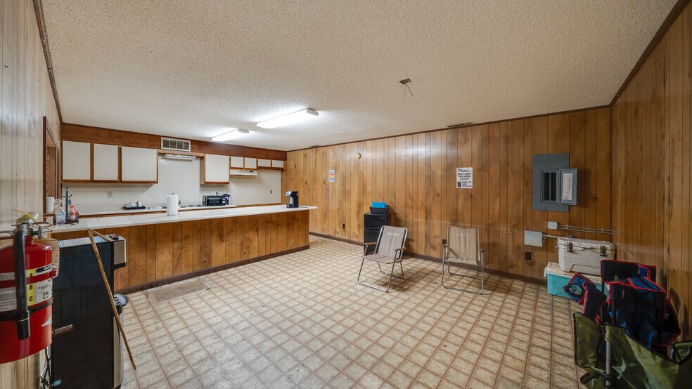 More Photos Of 2476 GA-76 Hwy, Adel Warehouse For Sale