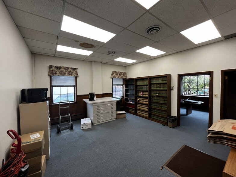 More Photos Of 205 Main St, Chatham Office For Lease