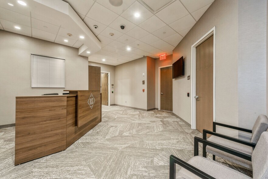 More Photos Of 511 Ocean Ave, Massapequa Office For Lease