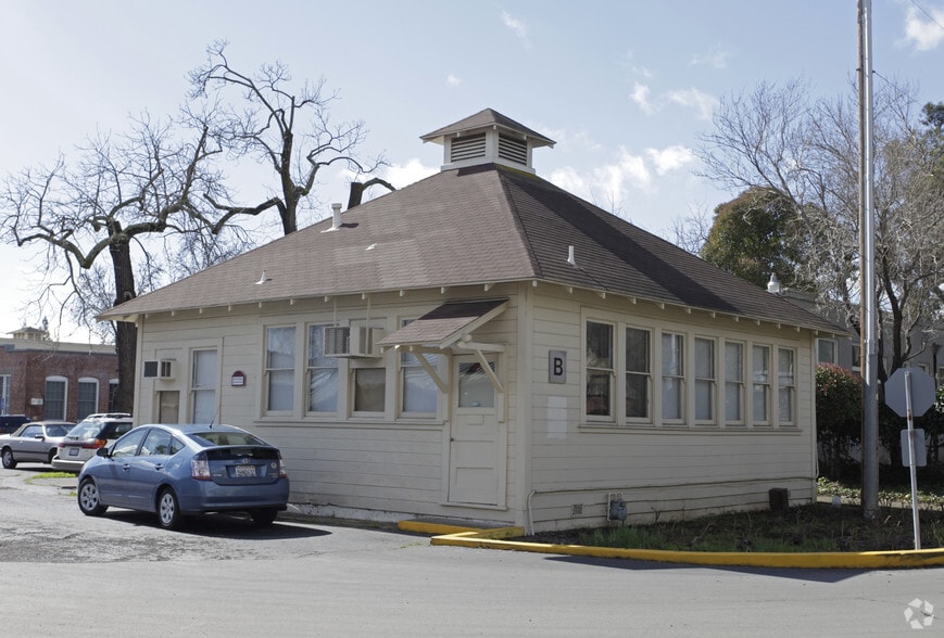 More Photos Of 68 S Coombs St, Napa Unknown For Lease