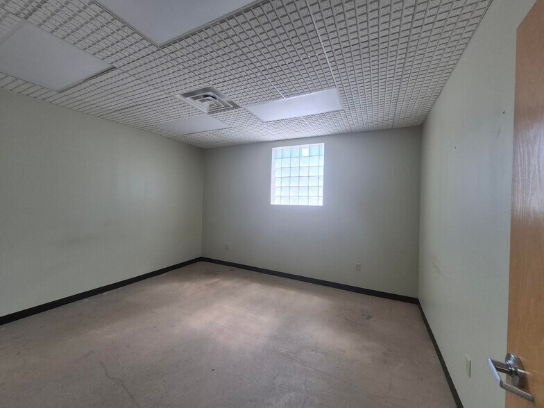 More Photos Of 2363 Broadway St, Buffalo Warehouse For Sale