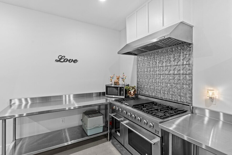 More Photos Of 11179 County Road 1, Enterprise Flex For Sale