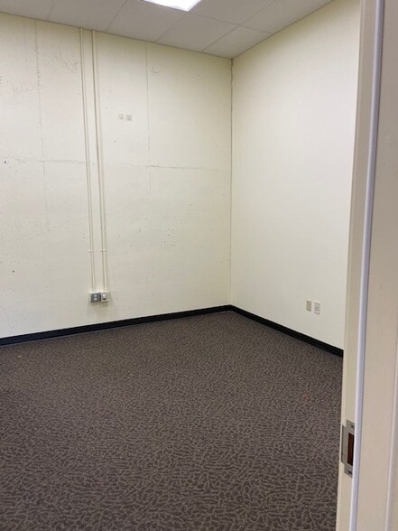 More Photos Of 323 Garfield St S, Parkland Apartments For Lease