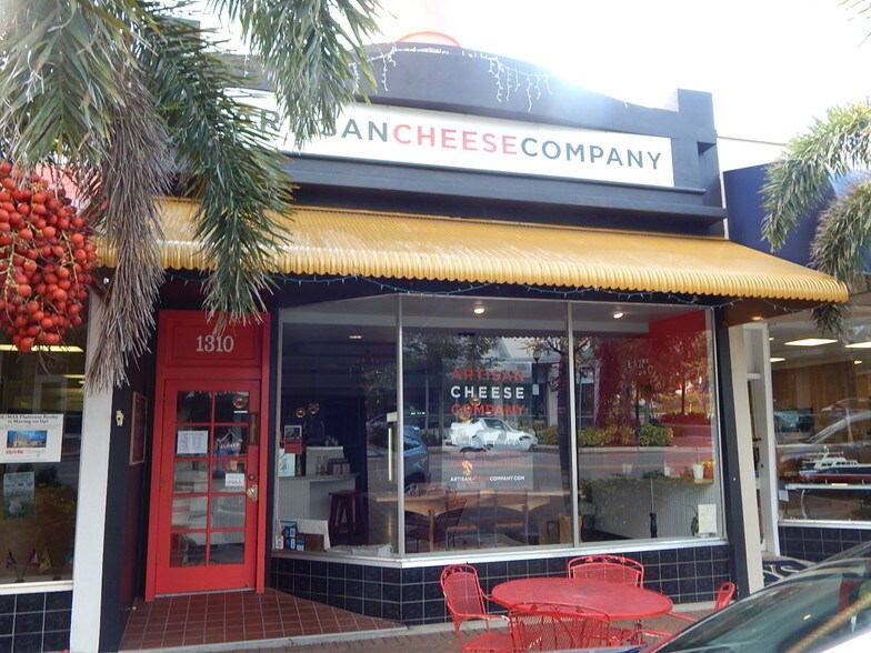 More Photos Of 1310 Main St, Sarasota Storefront For Sale