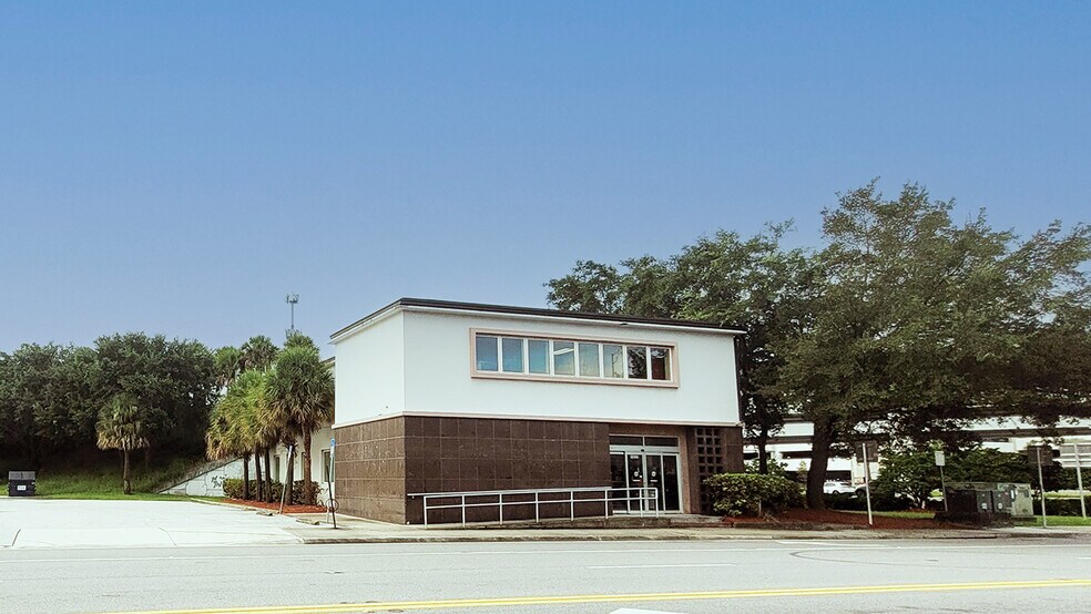 Primary Photo Of 1022 Prudential Dr, Jacksonville Office For Sale