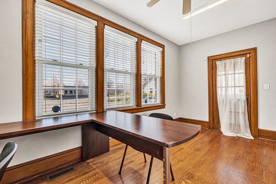 More Photos Of 5034 Williamson Rd NW, Roanoke Office For Lease